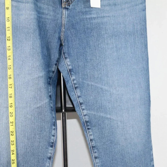 AG - Picture 3 of 10